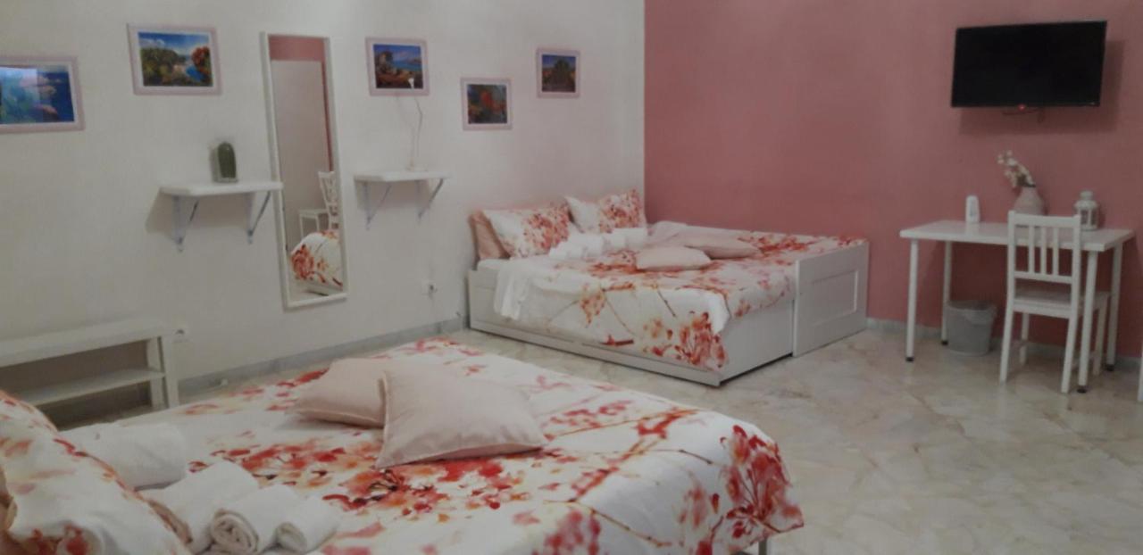 אבולה L'Opera Dei Pupi B&B מראה חיצוני תמונה